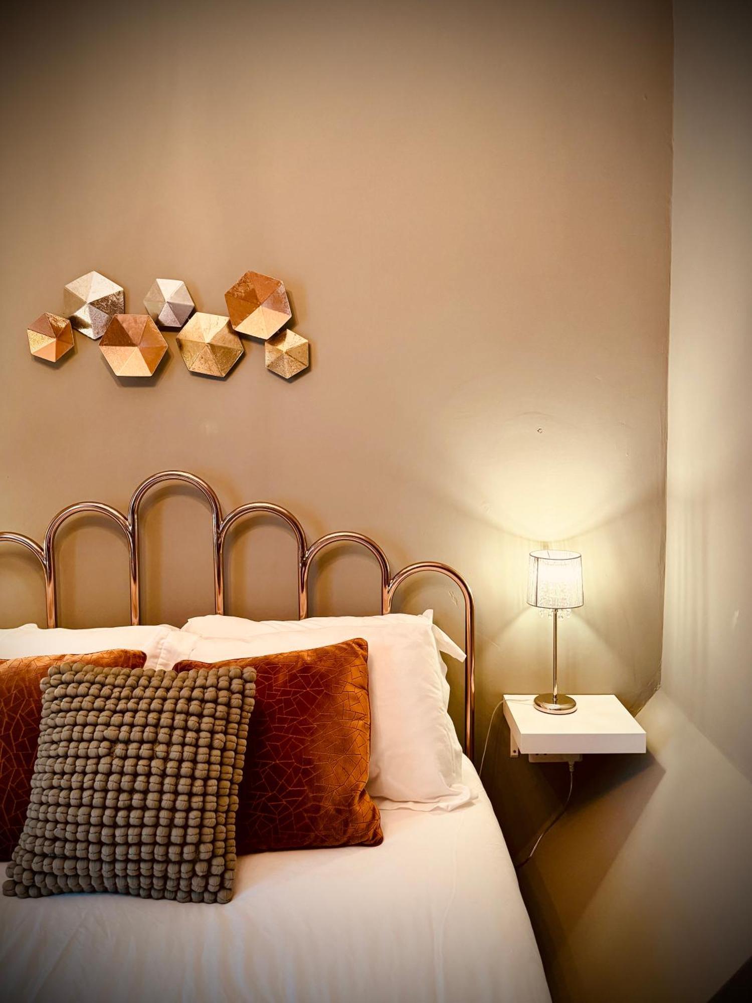 Homedecor - Castle Walk House *