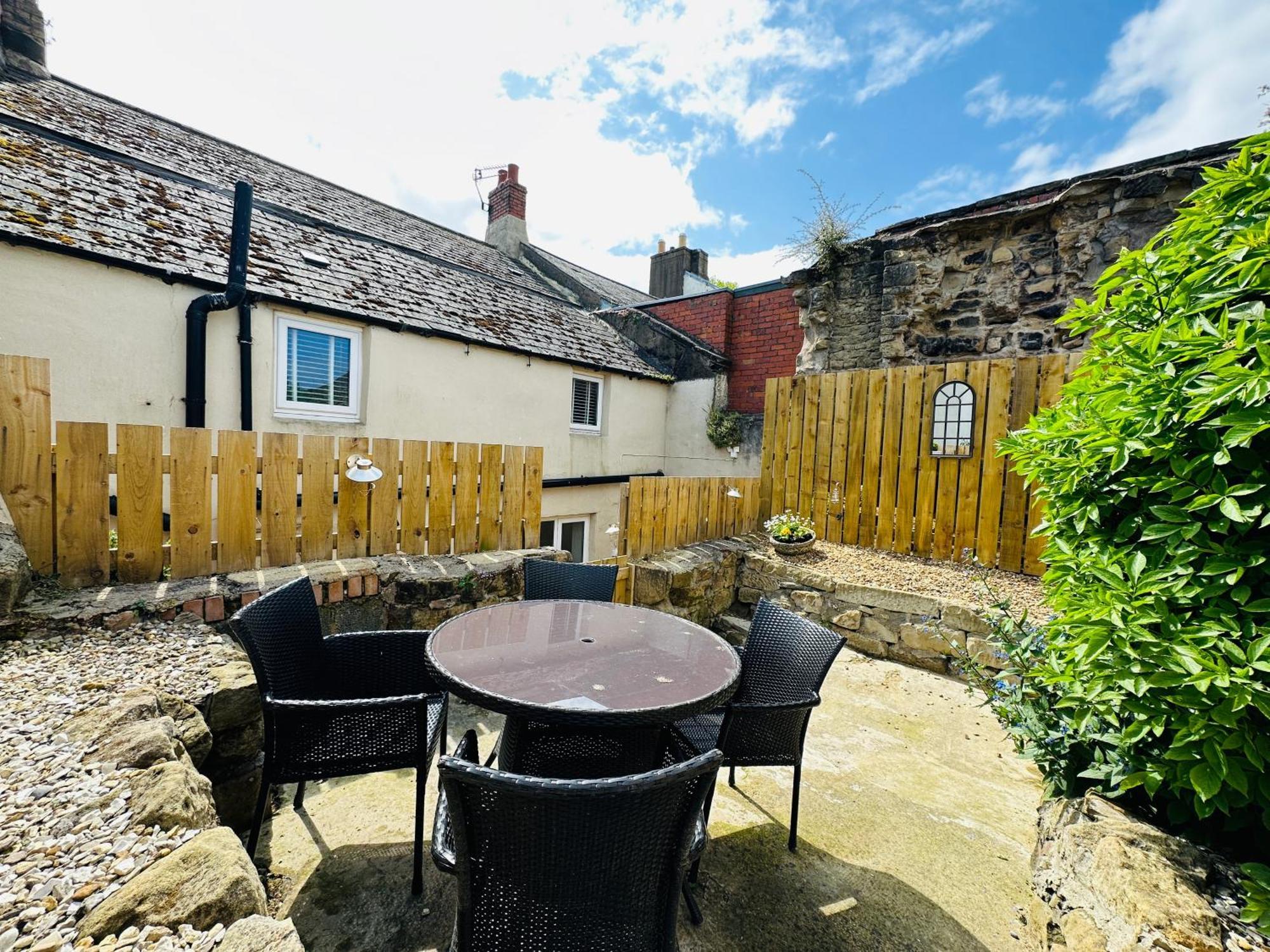 Castle Walk House *