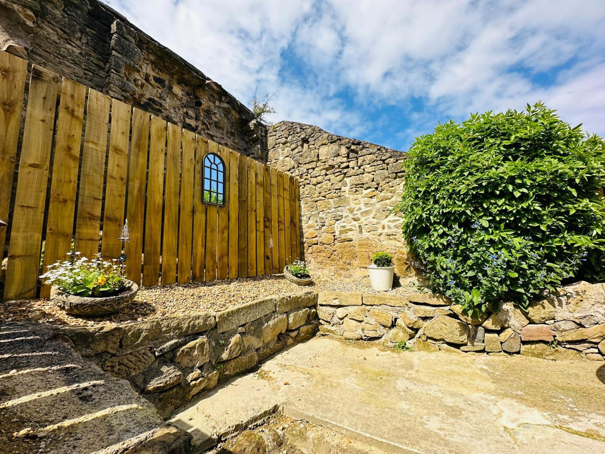 Holiday home Castle Walk House